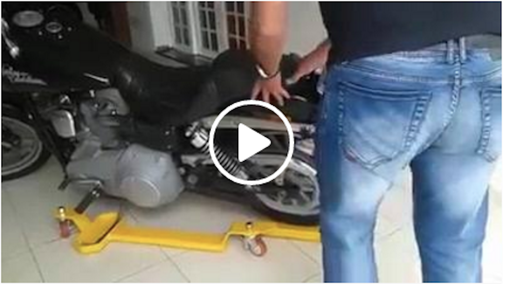 How to park your heavy bike easily ! COOL 